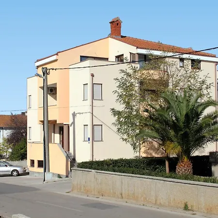 With Parking Space - Diklo, - 5887 Zadar